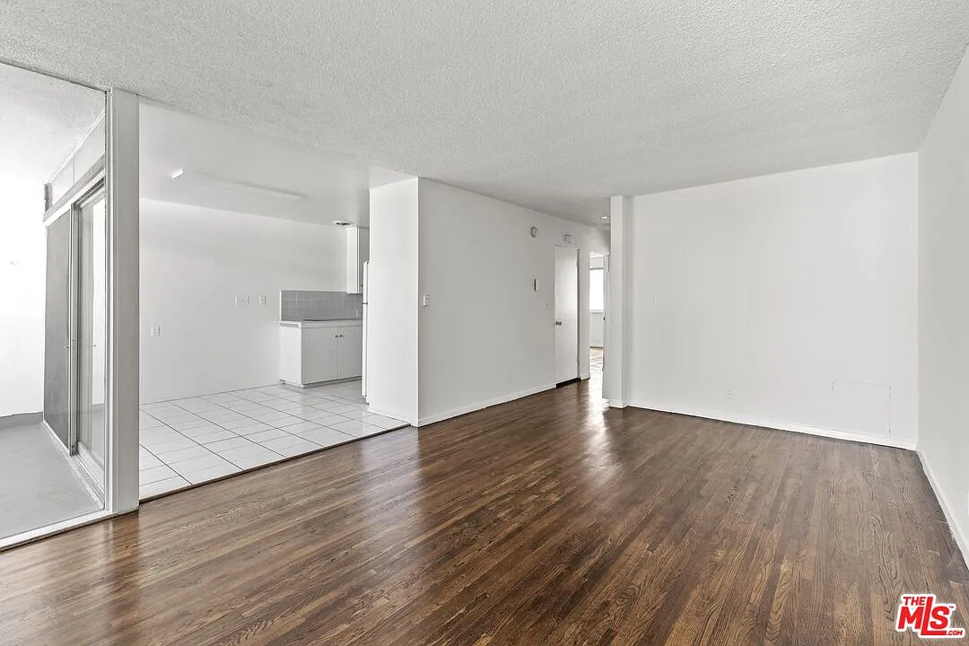 2 bed, 1.0 bath, 900 sqft, $2,980 — Photo 1