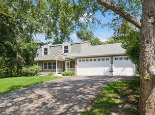 16512 Eagle Ridge Dr, Minnetonka, MN 55345
