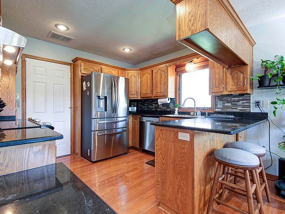 5th image of 514 S Farm Road 193