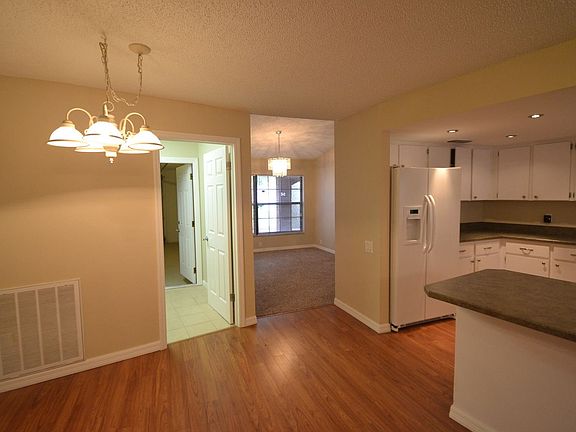 5th image of 1704 S Golfview Dr