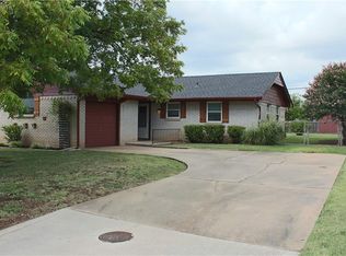 123 NE 11th St, Moore, OK 73160