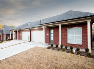 38 Chenal Village Cir, Little Rock, AR 72223