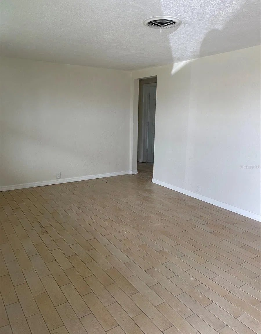3 bed, 1004 sqft, $1,695 — Photo 4