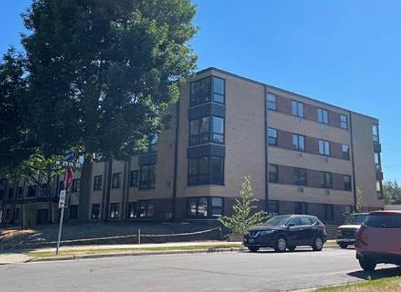 4th image of 2500 Blaisdell Ave APT 401