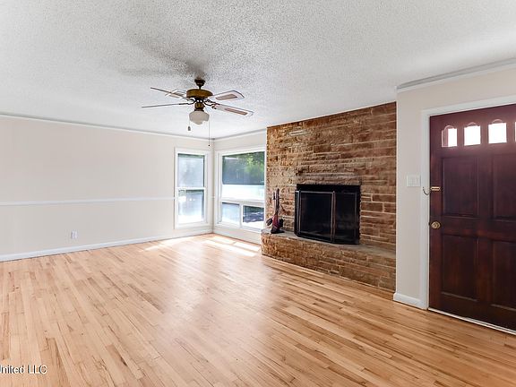 5th image of 4710 Oak Ave