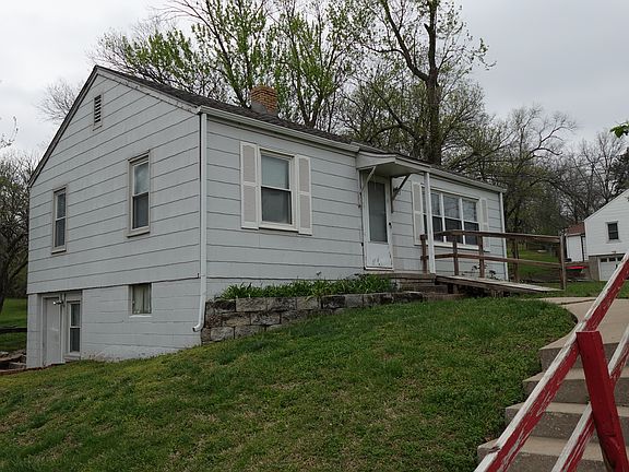 2nd image of 6608 NW Prairie View Rd