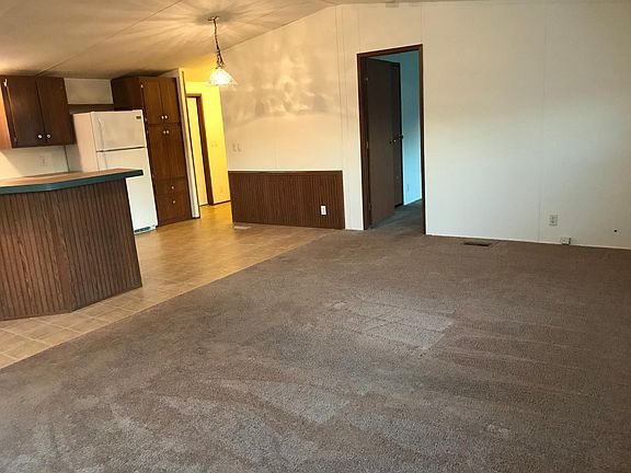 3rd image of 535 Birchwood Cir
