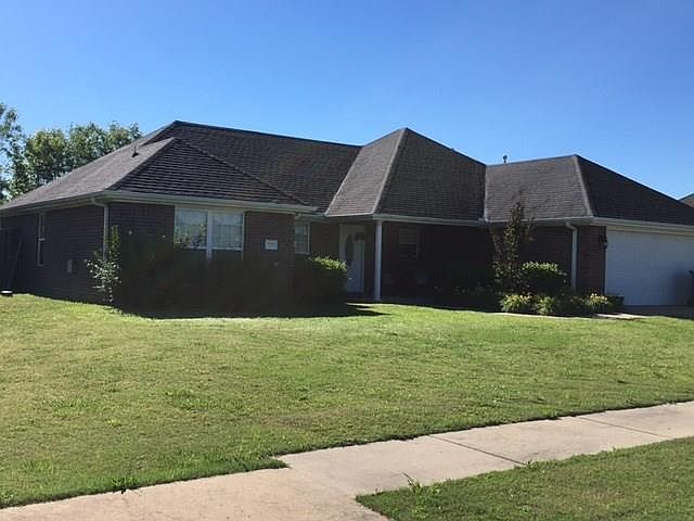 1st image of 2402 Stonecrest Dr