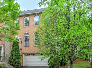 4010 Rosemeade Dr, Fairfax, VA 22033