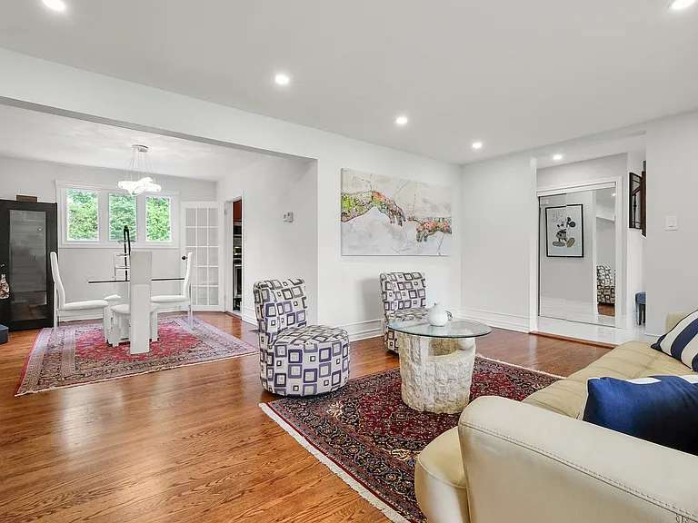 1902 Featherston Dr #1902 — Photo 15