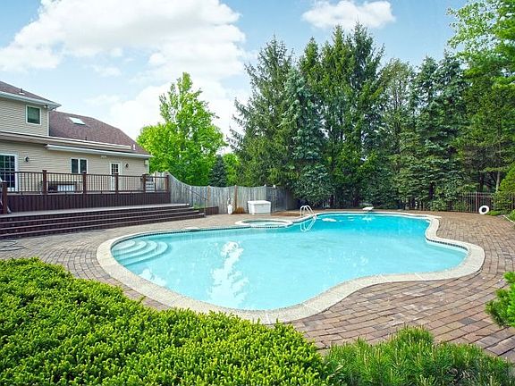2nd image of 506 Long Dr