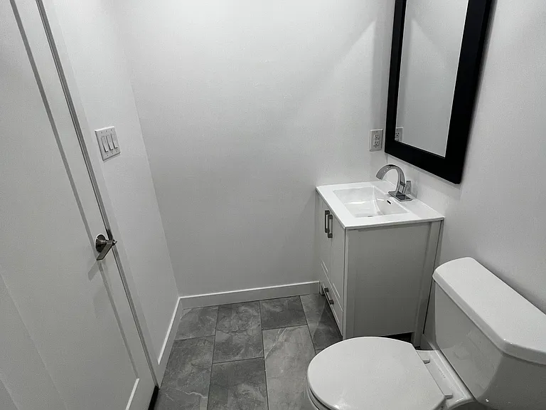 1375 Bathurst St #B — Photo 7