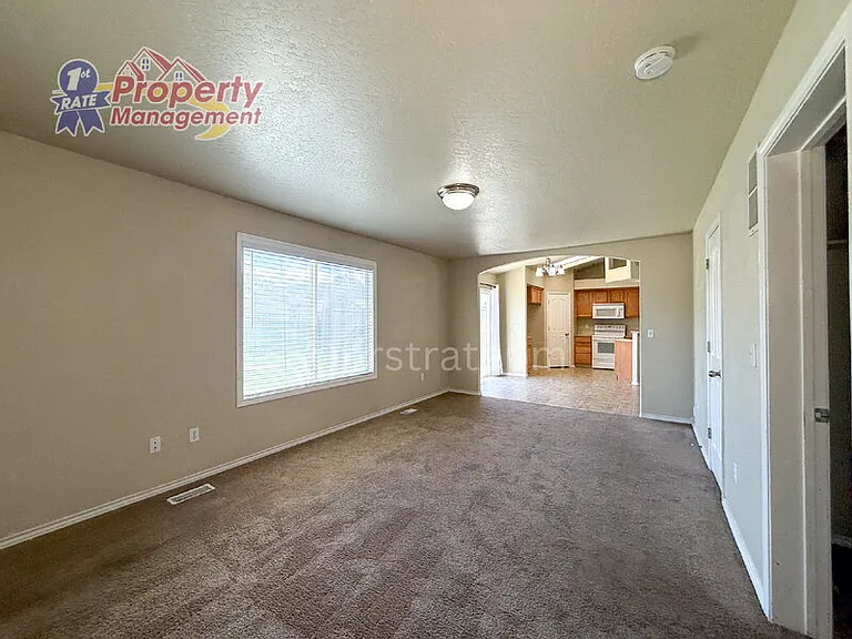 1491 W Verbena Dr — Photo 13