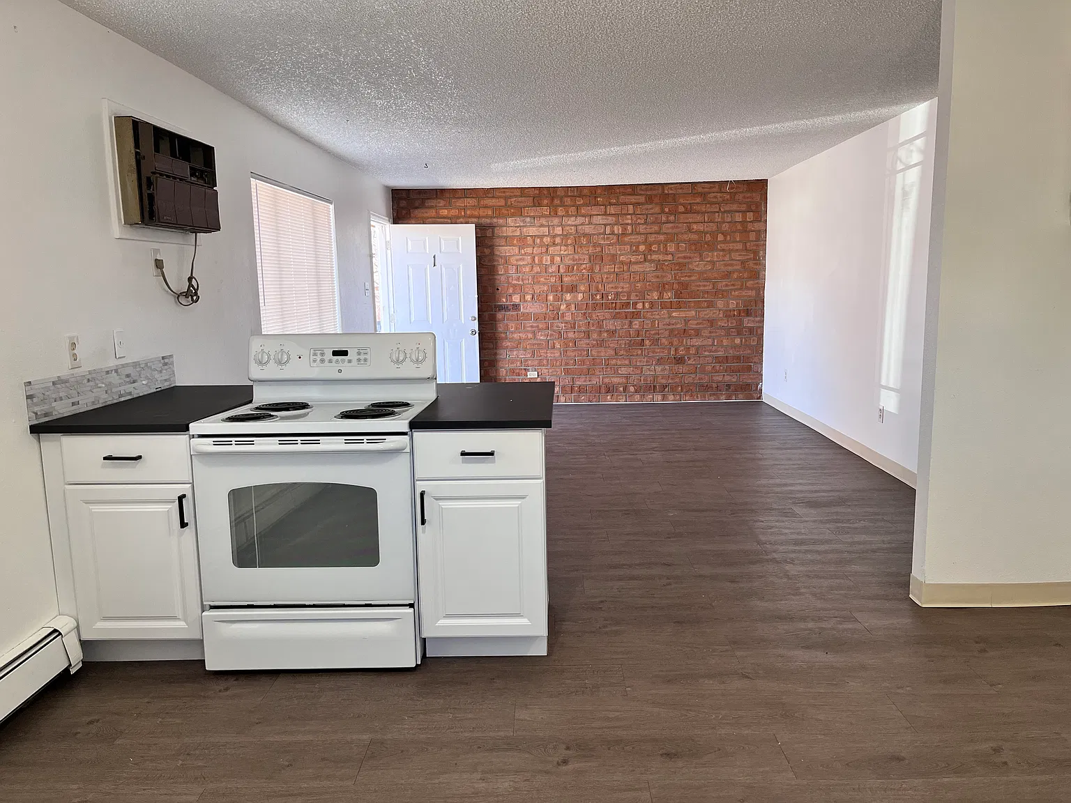 2 bed, 760 sqft, $1,200 — Photo 3