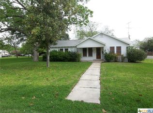 500 W Austin St, Luling, TX 78648