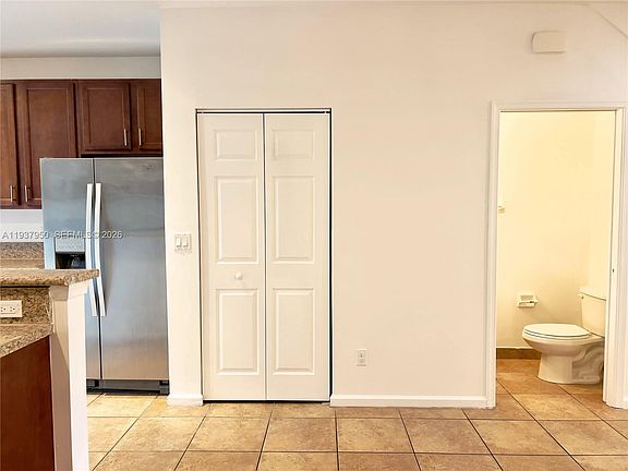 4th image of 5906 Woodlands Blvd