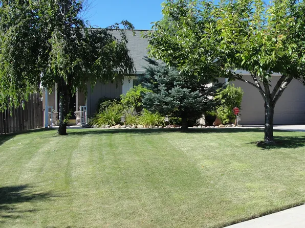 602 Mountain View Dr, Mount Shasta, CA 96067