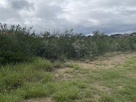 5th image of 2125 Siesta Ln