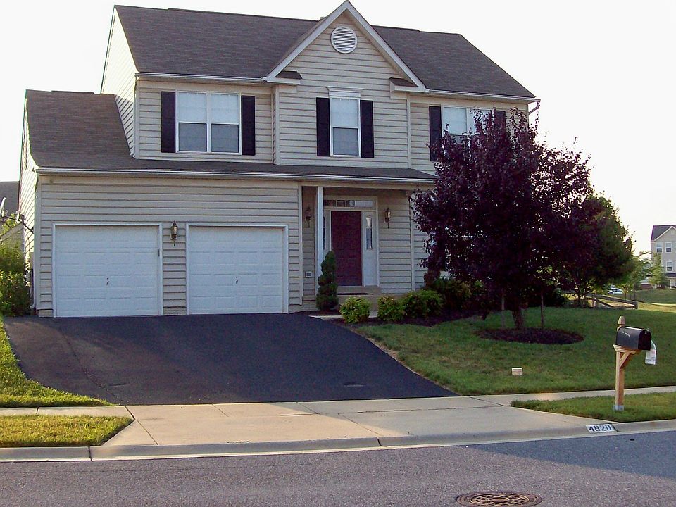 4820 Marsden Ct. Summer eve. front view