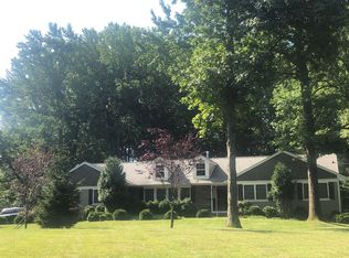 6 Scotchwood Gln, Scotch Plains, NJ 07076
