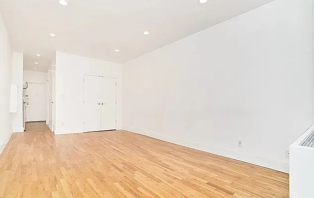 Rented by Mossanen Group | media 11