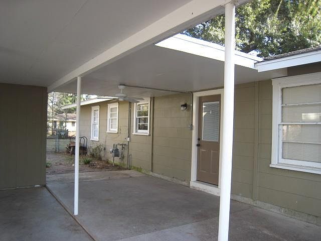 2nd image of 404 Eason Pl