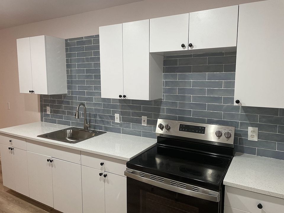 1st image of 2920 Hanger Ave
