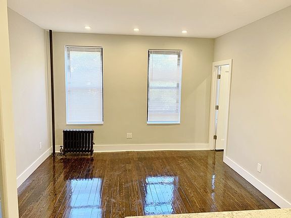 5th image of 2420 41st St APT 2F