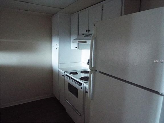 5th image of 2618 Cove Cay Dr Unit 605