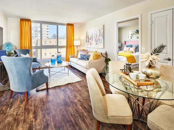 Henderson Park, 4301 N Henderson Rd, Arlington, VA 22203