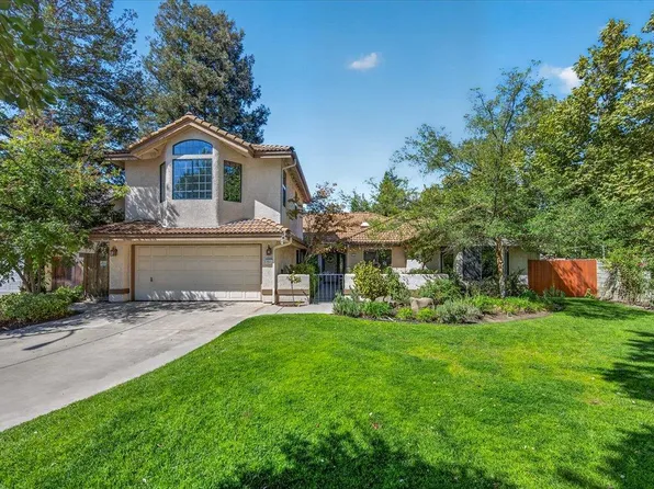813 E Catalina Cir, Fresno, CA 93730