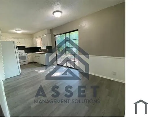 1612 Melinda Ln — Photo 4
