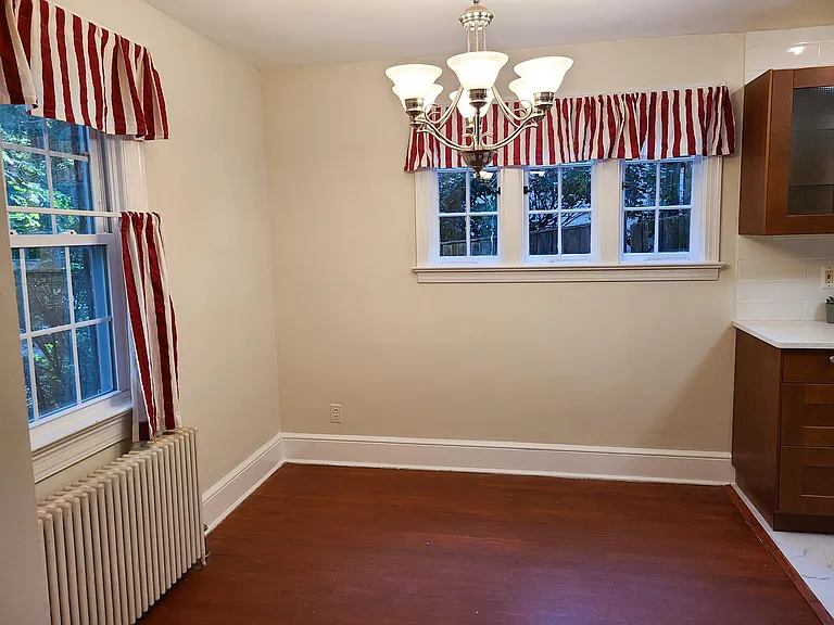 403 Thayer Ave — Photo 4