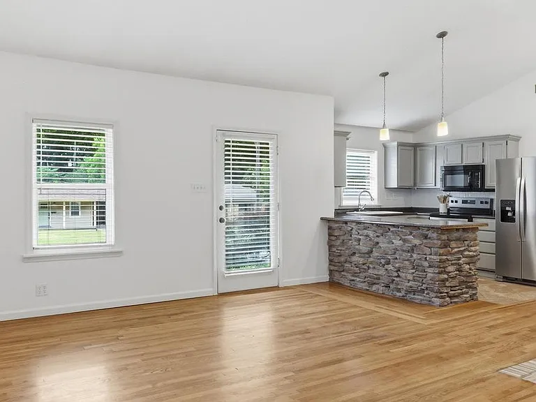 4906 Verne Rd — Photo 16