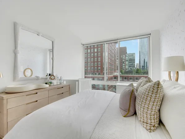 212 Warren Street image 9 of 14