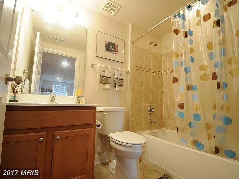 149 Norwich Ln — Photo 24