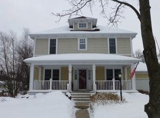 167 Center St, Crystal Lake, IL 60014