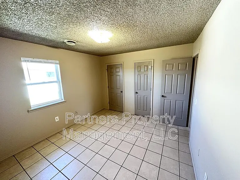 97 Pine Ave #3 — Photo 12