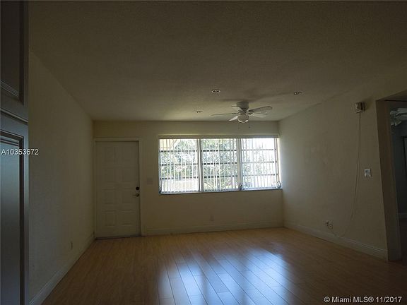 3rd image of 10104 Twin Lakes Dr