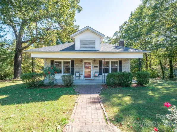 308 E Chestnut St, Stanley, NC 28164