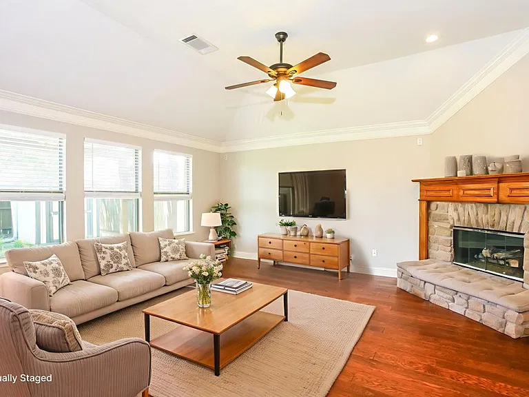 206 Cox Dr — Photo 5