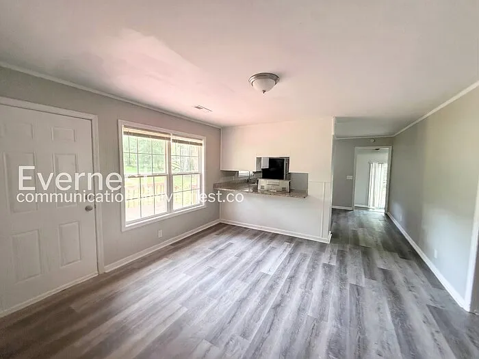 3318 Bonds Ave — Photo 5