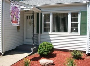 398 Plumtree Rd, Springfield, MA 01118