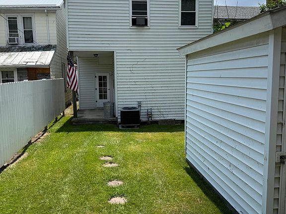 4th image of 704 Church St
