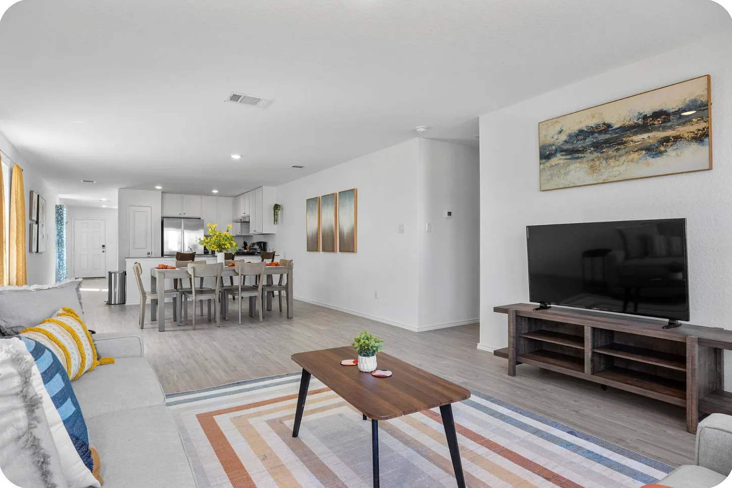 4 bed, $4,200 — Photo 3