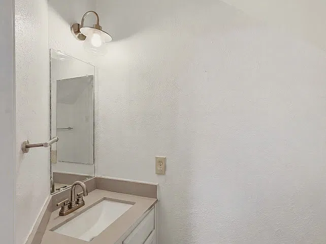 1 bed, 903 sqft, $1,214 — Photo 3