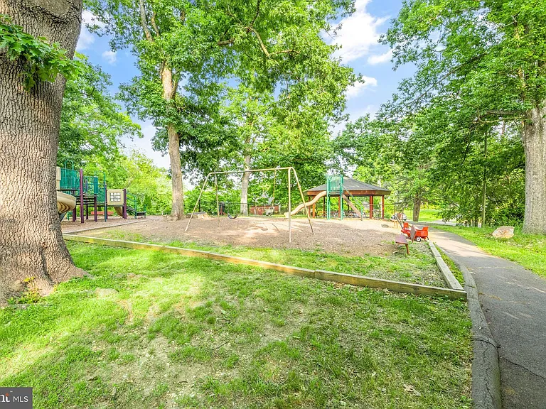 7381 Old Airfield Ln — Photo 57