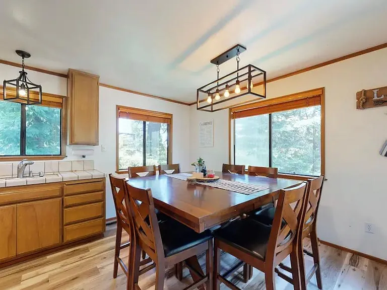 664 Ivy Ln — Photo 21