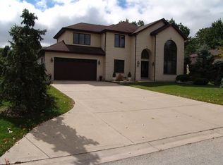 372 Dunlay St, Wood Dale, IL 60191