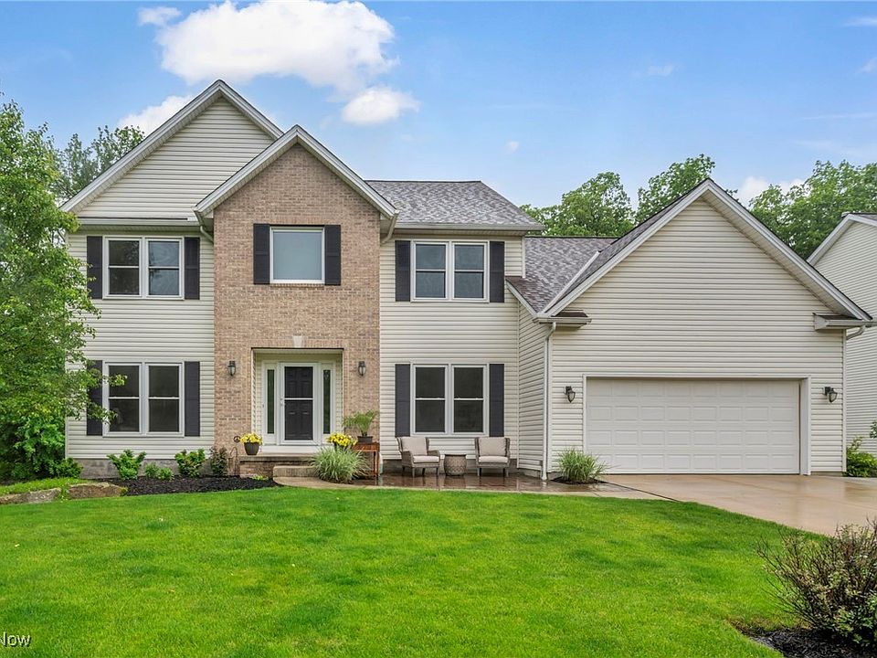 1st image of 17360 Woodlawn Ct